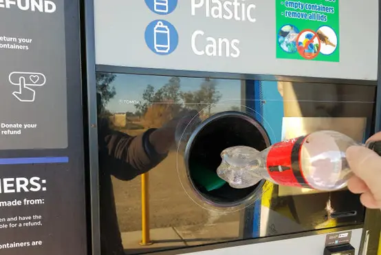 Automaty Kaucyjne do Butelek: Rewolucja w Recyklingu